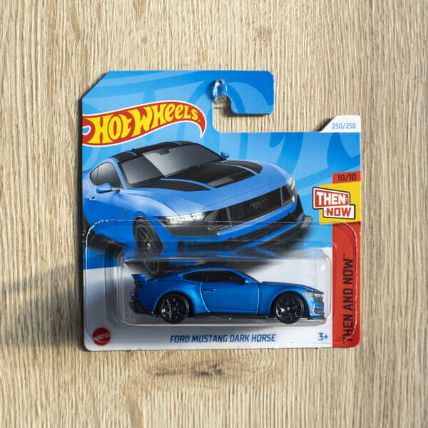Ford Mustang Dark Horse